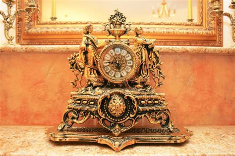 Antique Mantel Clocks Identification & Value: Expert Guide