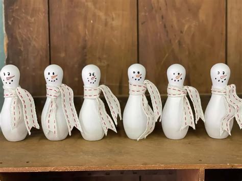 DIY Bowling Pin Snowmen in 3 Easy Steps - The Junk Parlor