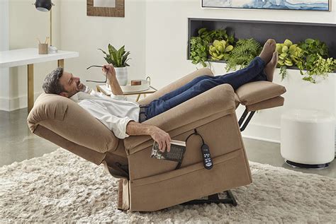 8 Best Recliners with Heat and Massage of 2021 - Juniper Studio