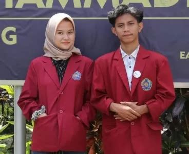Dua Mahasiswa UMM Juara 2 Debat Nasional - Radar Malang