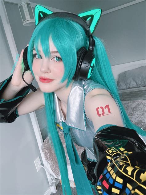 My Hatsune Miku Cosplay :) : r/hatsunemiku