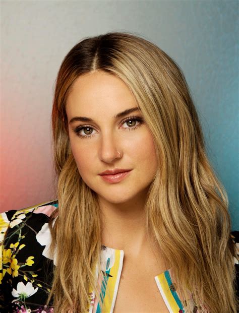 Shailene Woodley - Sexy
