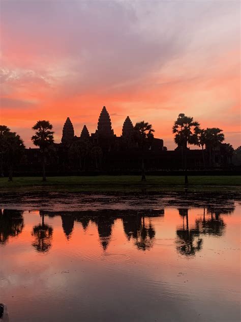 Angkor Wat sunrise : r/Borey