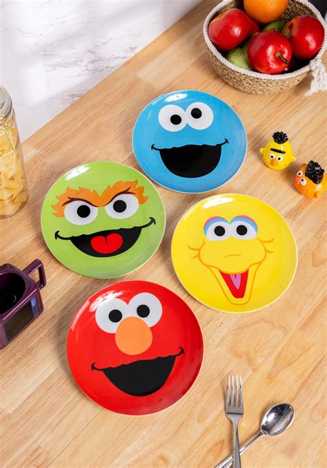 Sesame Street Set of 4 Plate Set - 88% off!