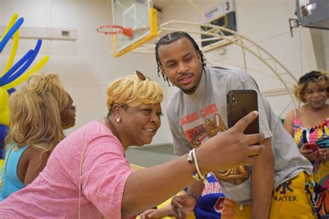 Brenda Ficklin takes selfie with Moses Moody – Today's Communiqué