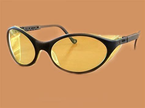 Amber-tinted Glasses For Protection Against Blue Light | Learn Glass Blowing