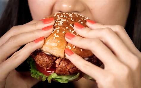 High-Tech Plant Burgers Look, Feel & Taste Just Like Real Meat « Food