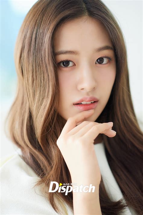 220923 IVE Yujin - Red Cross 'Everyone Campaign' Photoshoot by Dispatch