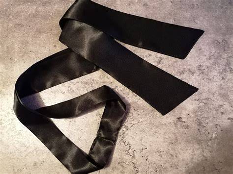Pussey Bow - Etsy