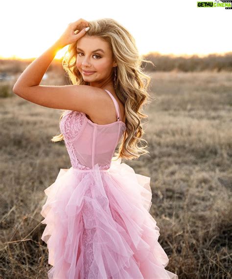 Mallory James Mahoney Wiki, Biography, Age, Photos, Spouse and more