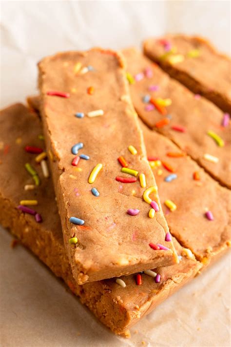 Birthday Cake Protein Bars Recipe (No-Bake) - Eat the Gains