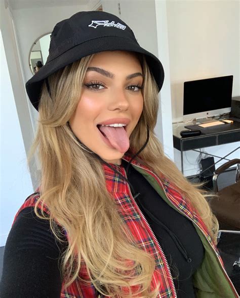 kelsey | welcome to new york | Instagram