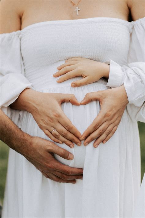 early signs  pregnancy   nest