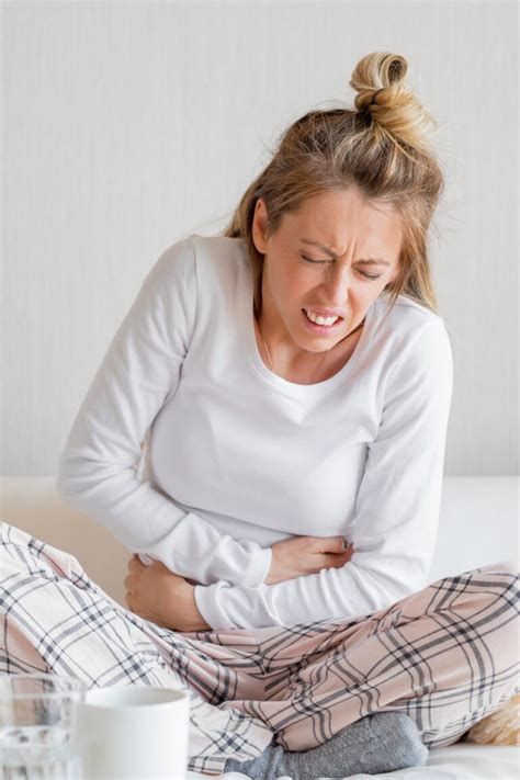 4 Weeks Postpartum Bleeding: What’s Normal and What’s Not – The Mom ...
