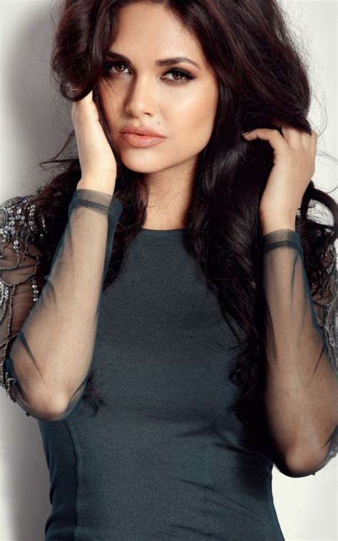 1200x1920 Esha Gupta new photos 1200x1920 Resolution Wallpaper, HD