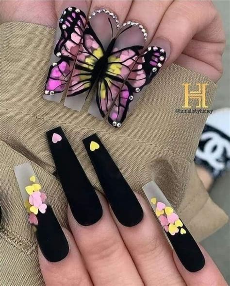 Los 5 Mejores Diseños de uñas con Mariposas 🦋 – LifeStyle