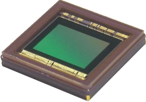 toshiba  megapixel image sensor targets point  shoot cameras