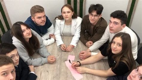 Совет старшеклассников "Агенты Будущего" спешит поздравить милых дам с ...
