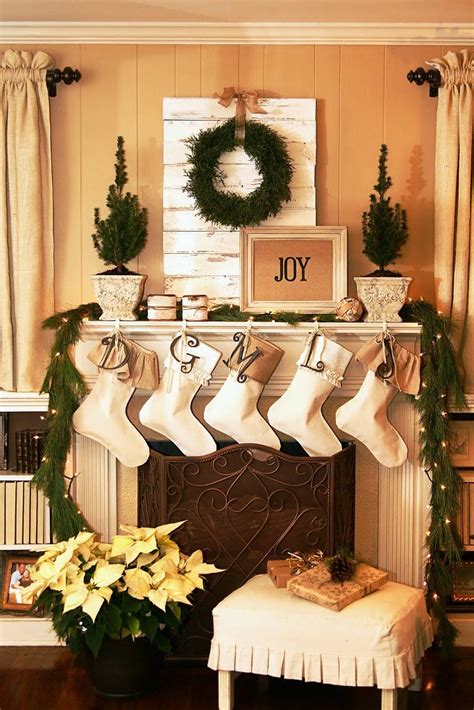 20 Awesome Christmas Fireplace Mantel Decoration Ideas - Instaloverz