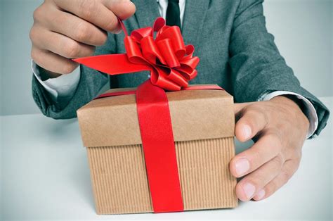 Подарок мужчине 70 лет на день рождения - OhMyPresent