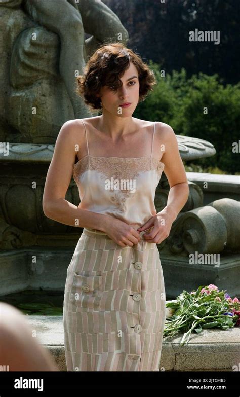 KEIRA KNIGHTLEY, ATONEMENT, 2007 Stock Photo - Alamy