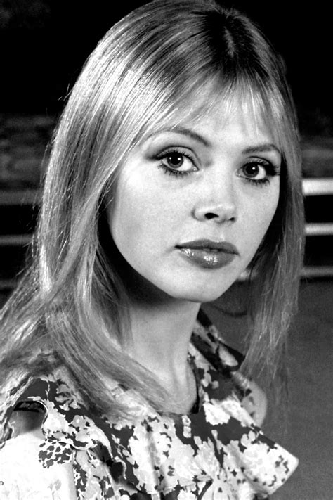 Britt Ekland : sa biographie, filmographie, et quelques photos