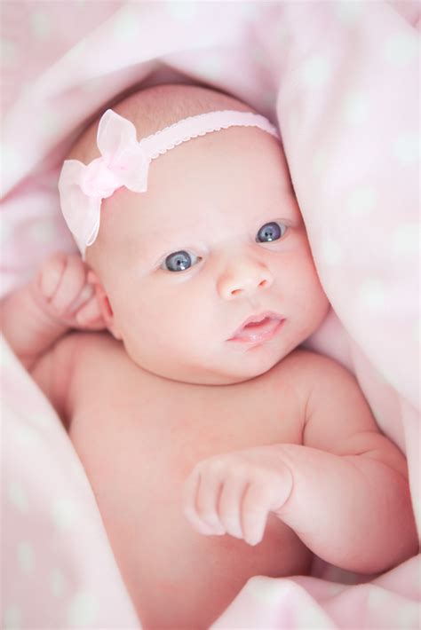 yulia goldshtrakh   girl welcoming baby nina san francisco