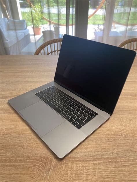 MacBook Pro 15 Zoll / 16 GB RAM / 256 GB Festplatte | Kaufen auf Ricardo