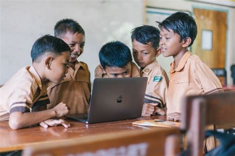 ciri ciri pendidikan formal informal  nonformal sebagai lembaga