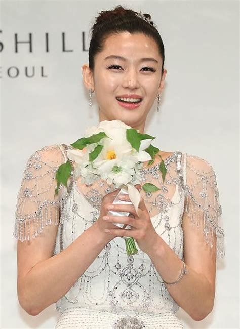 Jun Ji Hyun Gets Married, “I’m Tense And Nervous” | Jun ji hyun wedding ...