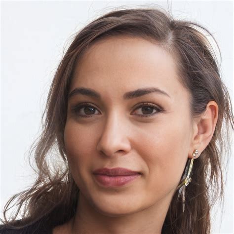 Sienna Moore – Medium