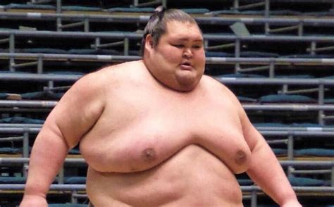 Biggest Sumo Wrestlers Ever - Who Makes It into Top 10 Heaviest