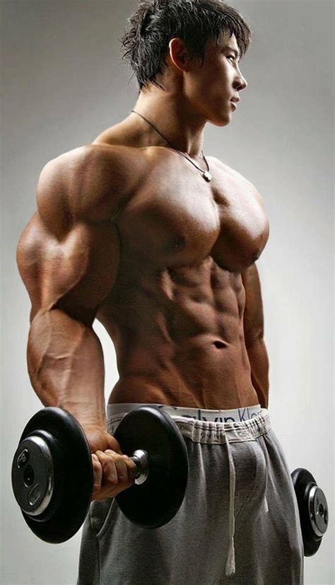 Pin by anthony williams on beef up | Muscle men, Bodybuilding, Muscular men