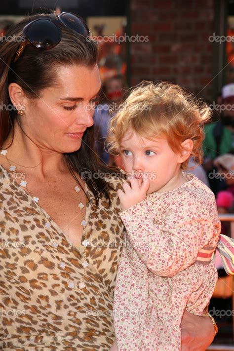 Brooke Shields and daughter – Stock Editorial Photo © s_bukley #15903195