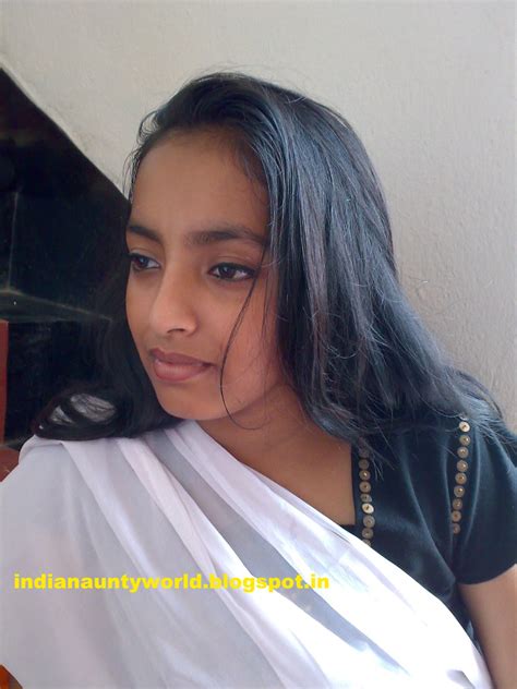 Pakistani Hot Aunties Photos: Horny Priya