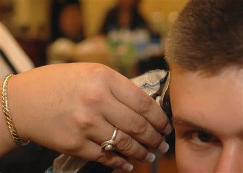 Top 6 Best Balding Clippers Reviews 2021 - Razorhere.com