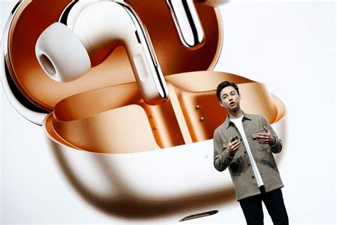 huawei dominates mwc mobile tech fair   sanctions