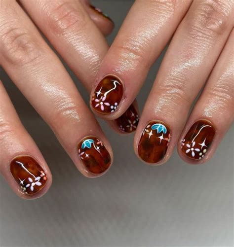 52 Cute Floral Nail Art Designs : Tortoiseshell Meets Flower