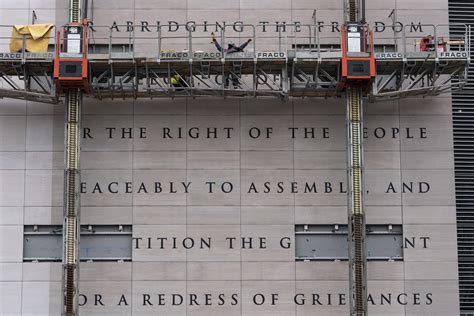 The removal of the First Amendment from the Newseum building is a