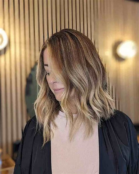 25 Stunning Mid Length Hairstyles For Round Faces Feed Inspiration