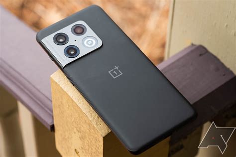 OnePlus 10 Pro is getting stable Android 13, beating Samsung flagships ...