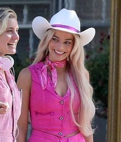 17 Margot Robbie Cowgirl Barbie ideas in 2023 | margot robbie, barbie ...