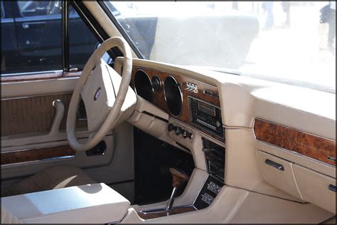 GAZ 14 Chaika Interior | Non-original leather upholstery | Flickr