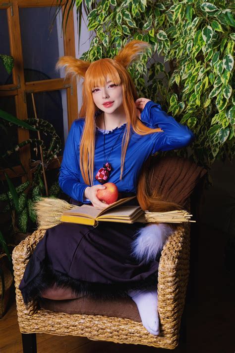 Horo (Spice and Wolf) by puddingu_desu : r/GeekyChan