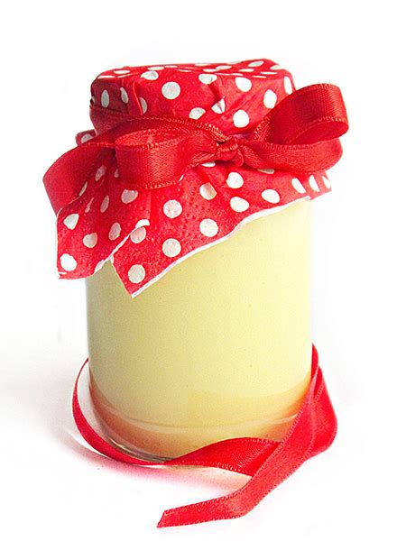 Tina Vesić: HOMEMADE WHITE CHOCOLATE SPREAD