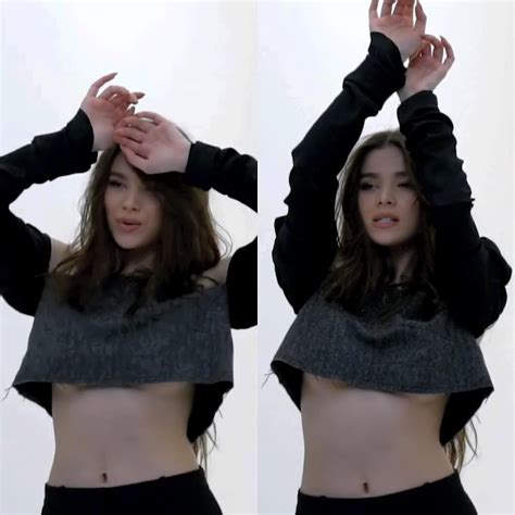 Underboob : r/HaileeSteinfeld