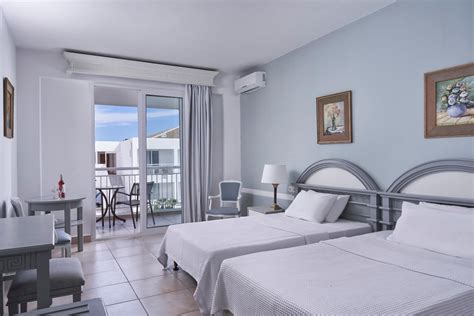 Classic Rooms with Garden View - Sandy Beach Resort