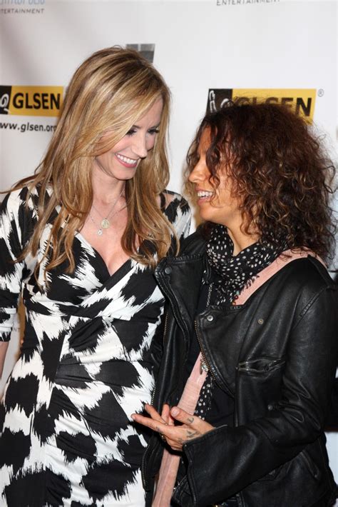 LOS ANGELES, OCT 8 - Chely Wright, Linda Perry arrives at the Gay