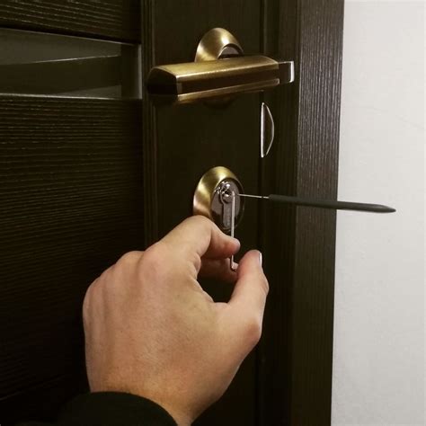 Что делать если потерял ключи от входной двери?