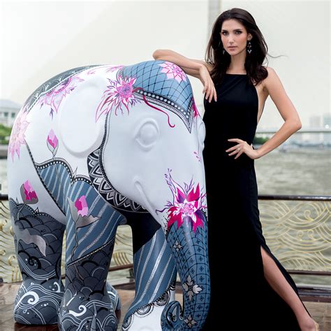 Cindy Sirinya - Index - About Me